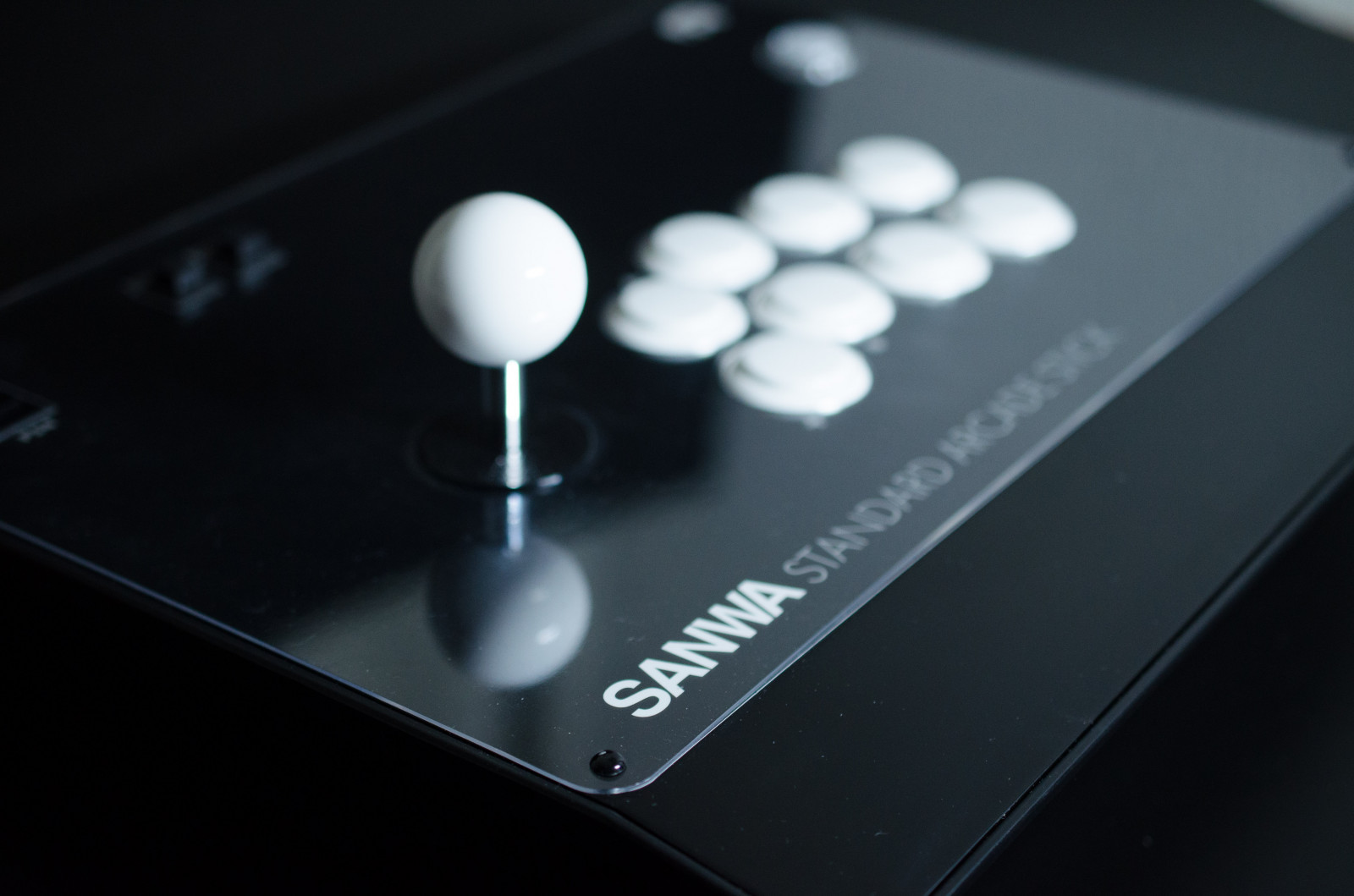 特集】深遠なるゲーミングデバイスの世界：アケコン編第3弾「SANWA STANDARD ARCADE STICK for PS4  MoNo」を紐解く！【レビュー】 | eSports World（eスポーツワールド）